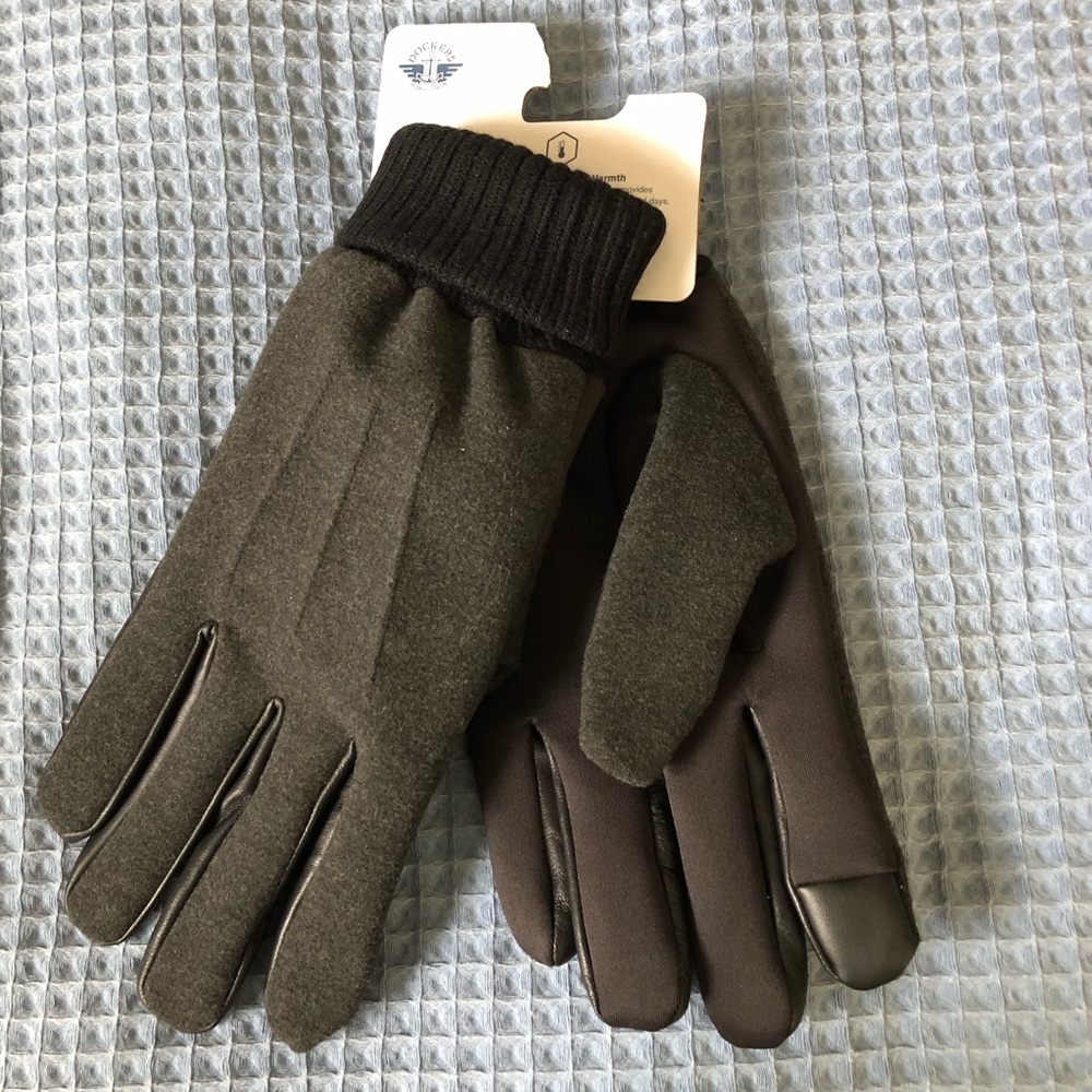 Dockers Men's Touchscreen Winter Gloves - Black.